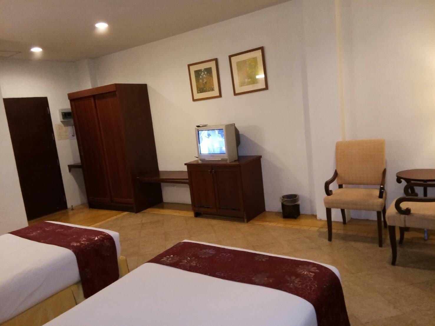 Golden Pine Beach Resort Pranburi Buitenkant foto