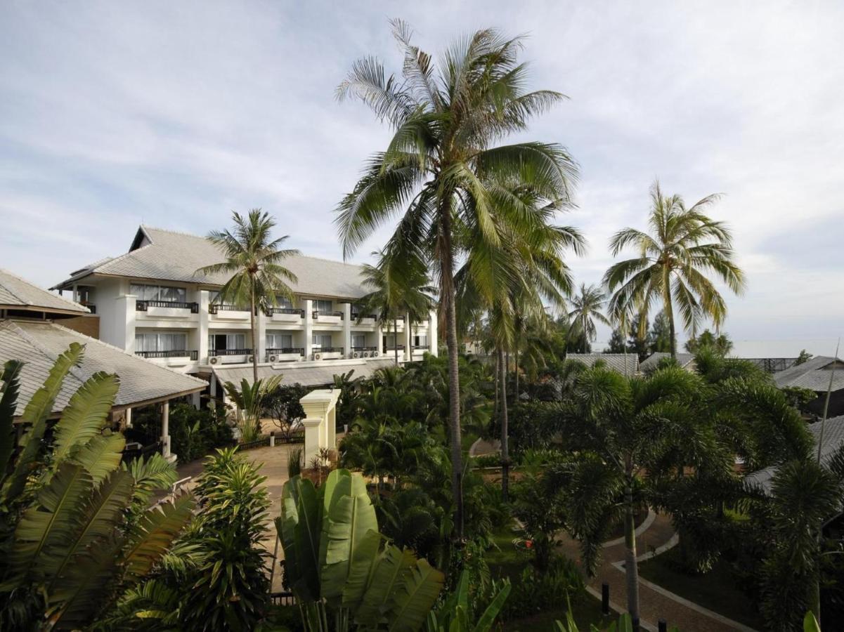 Golden Pine Beach Resort Pranburi Buitenkant foto
