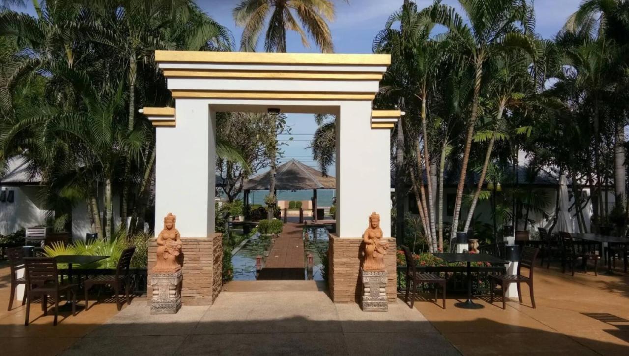 Golden Pine Beach Resort Pranburi Buitenkant foto