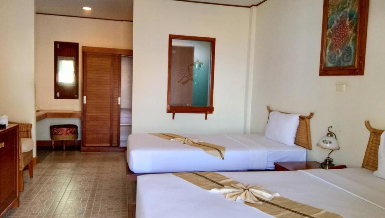Golden Pine Beach Resort Pranburi Buitenkant foto