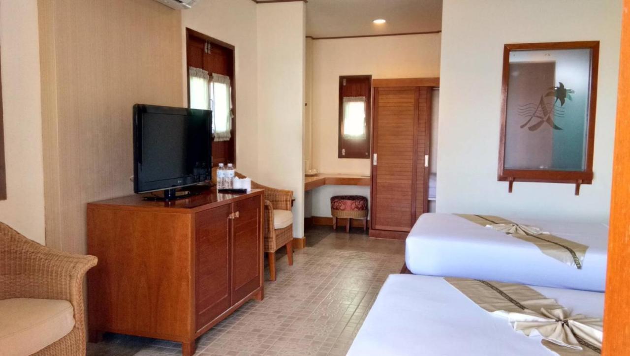 Golden Pine Beach Resort Pranburi Buitenkant foto