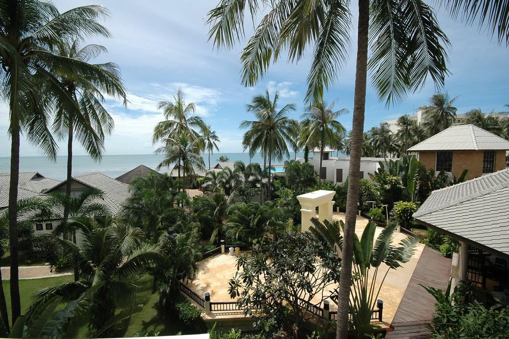 Golden Pine Beach Resort Pranburi Buitenkant foto