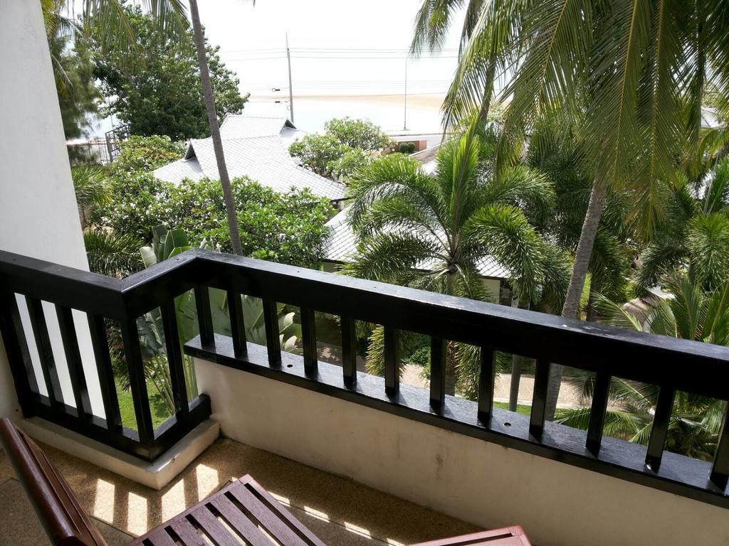Golden Pine Beach Resort Pranburi Buitenkant foto