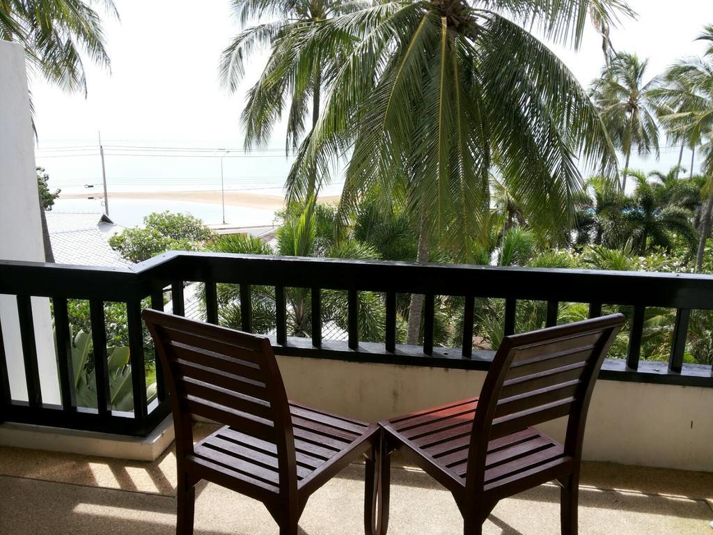 Golden Pine Beach Resort Pranburi Buitenkant foto