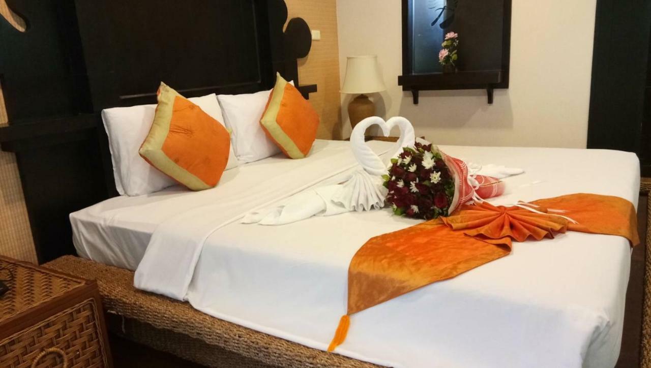 Golden Pine Beach Resort Pranburi Buitenkant foto